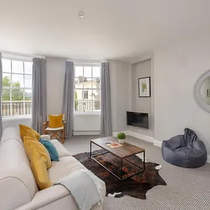 Apartment Georgian 2 Bed With 3 Bathrooms And Parking, Bath
