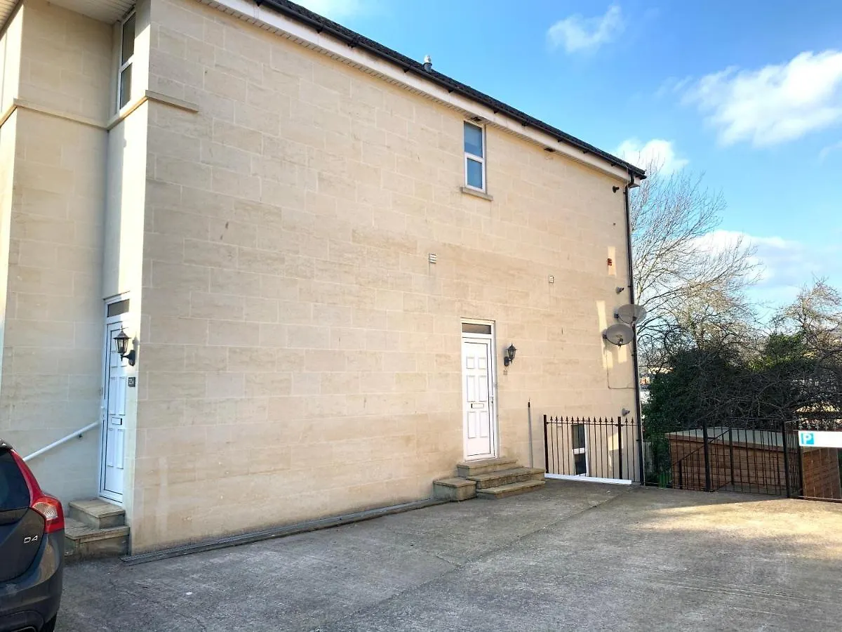 Spacious 2 Bed Apartment With Off Street Parking Bath 0*,  United Kingdom